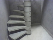 escada caracol  em concreto aparente